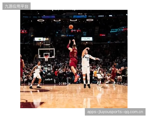 NBA后场超远三分绝杀，全场疯狂！那一刻点燃了篮球的极限激情
